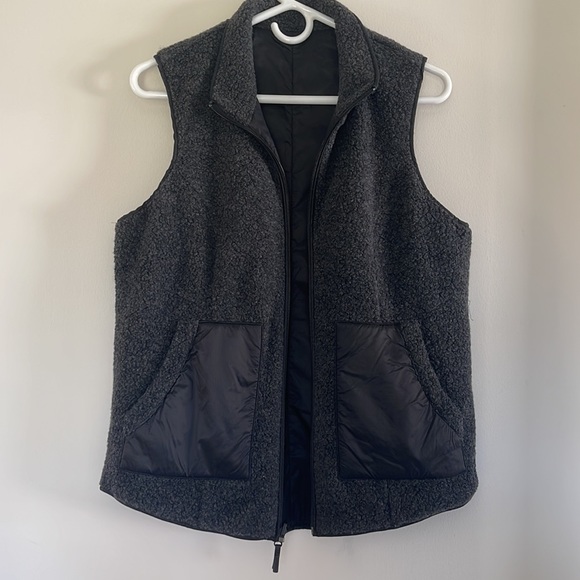 NWOT Smartwool Womens Anchor Line Reversible Sherpa Vest - Picture 4 of 4